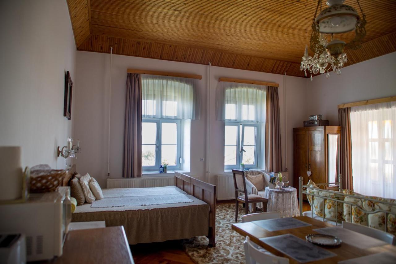 Bacchus Apartman - Borbarlang, Badacsony Badacsonytomaj Exterior photo
